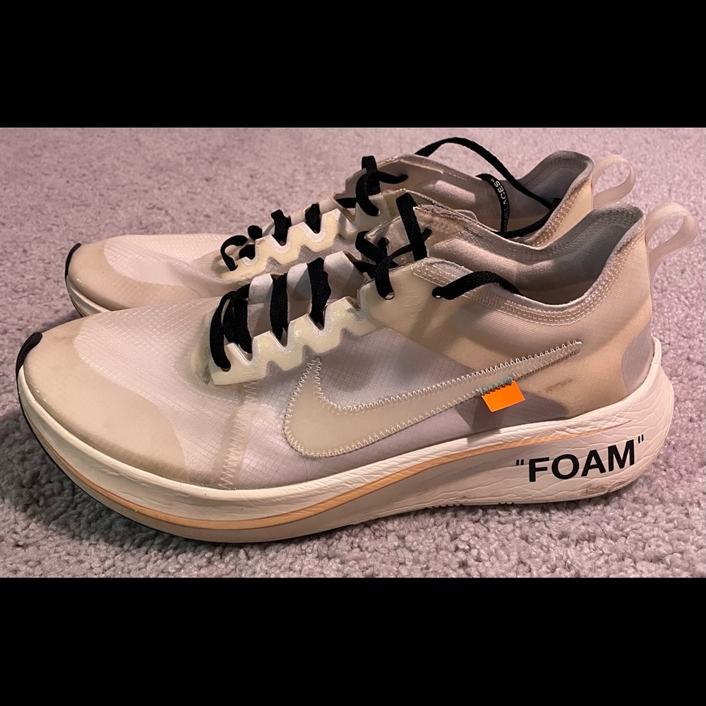 7/10 condition, 100% authentic. No box is included